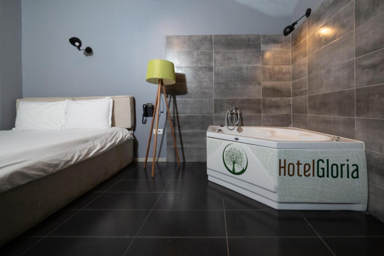 Hotel Gloria Пристина Екстериор снимка